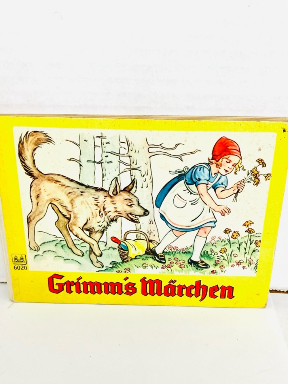 Brother’s Grimm The Wolf & The Seven Young Kids Vintage Cardboard Book German